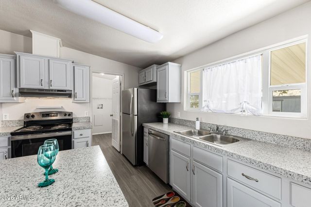 2200 N DELAWARE Drive 69, Apache Junction, AZ 85120