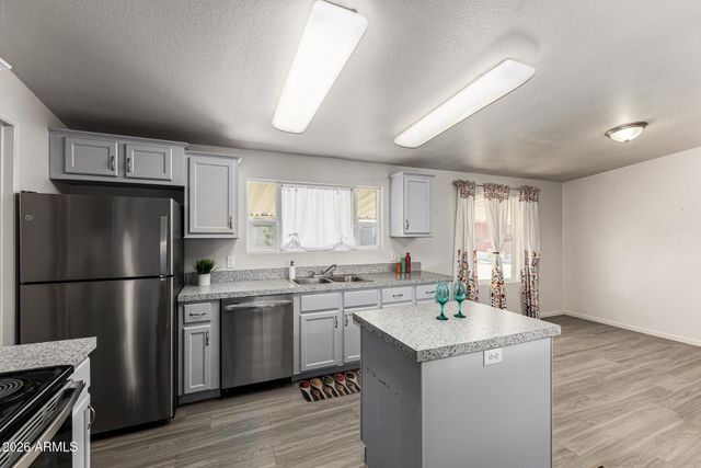 2200 N DELAWARE Drive 69, Apache Junction, AZ 85120