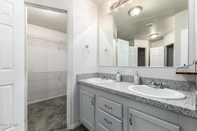 2200 N DELAWARE Drive 69, Apache Junction, AZ 85120