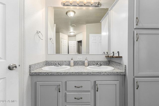 2200 N DELAWARE Drive 69, Apache Junction, AZ 85120