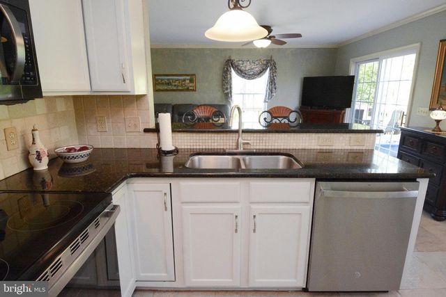518 BERKSHIRE DR, Souderton, PA 18964