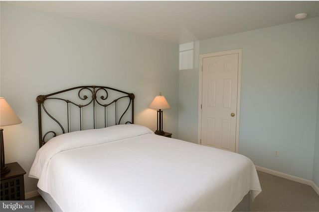 518 BERKSHIRE DR, Souderton, PA 18964
