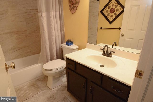 518 BERKSHIRE DR, Souderton, PA 18964