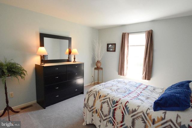 518 BERKSHIRE DR, Souderton, PA 18964