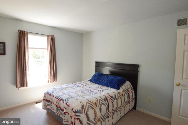 518 BERKSHIRE DR, Souderton, PA 18964