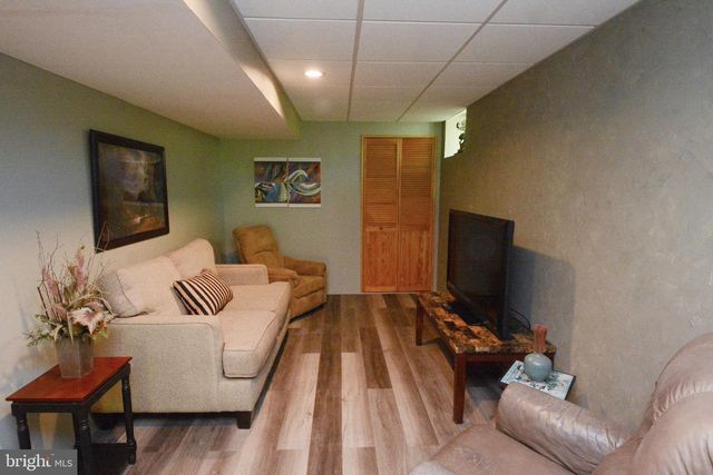 518 BERKSHIRE DR, Souderton, PA 18964