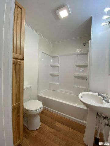 313 E WEBSTER Street, Herrin, IL 62948