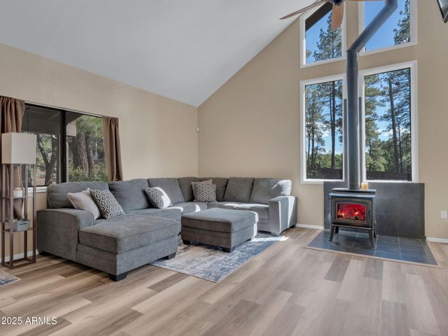 17410 MOUNTAINSIDE Place, Munds Park, AZ 86017