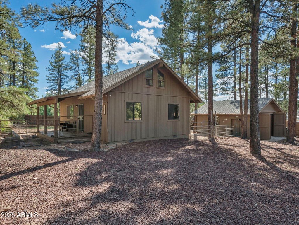 17410 MOUNTAINSIDE Place, Munds Park, AZ 86017