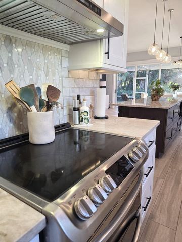 7570 SE Bay Cedar Circle, Hobe Sound, FL 33455