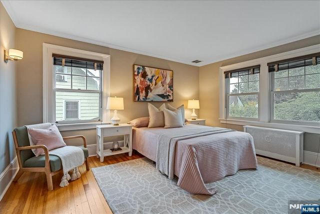 11 Windsor Place, Montclair, NJ 07043