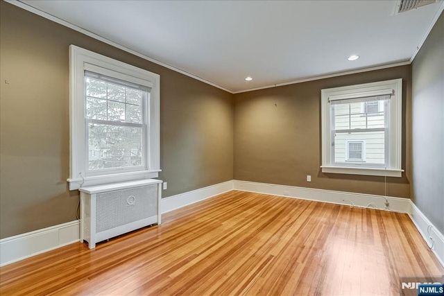 11 Windsor Place, Montclair, NJ 07043
