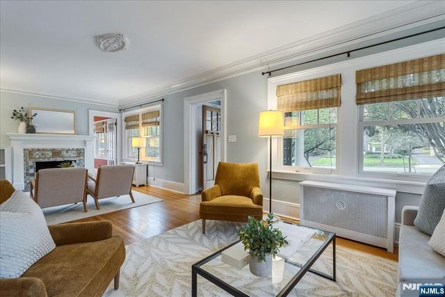 11 Windsor Place, Montclair, NJ 07043