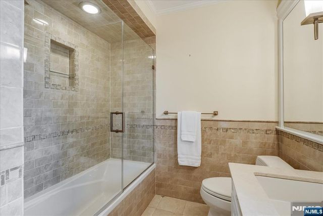 11 Windsor Place, Montclair, NJ 07043
