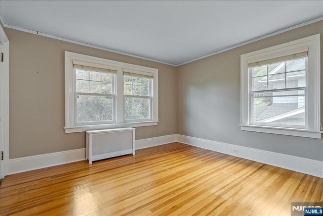 11 Windsor Place, Montclair, NJ 07043
