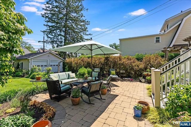 11 Windsor Place, Montclair, NJ 07043