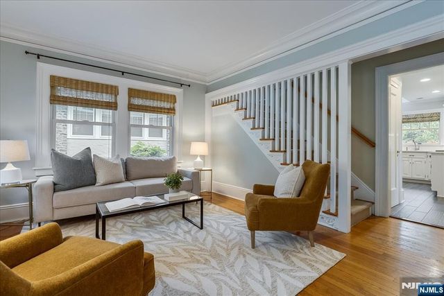 11 Windsor Place, Montclair, NJ 07043