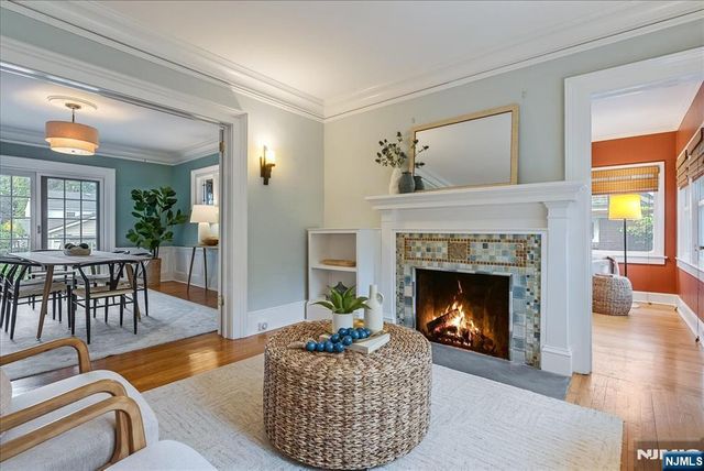 11 Windsor Place, Montclair, NJ 07043