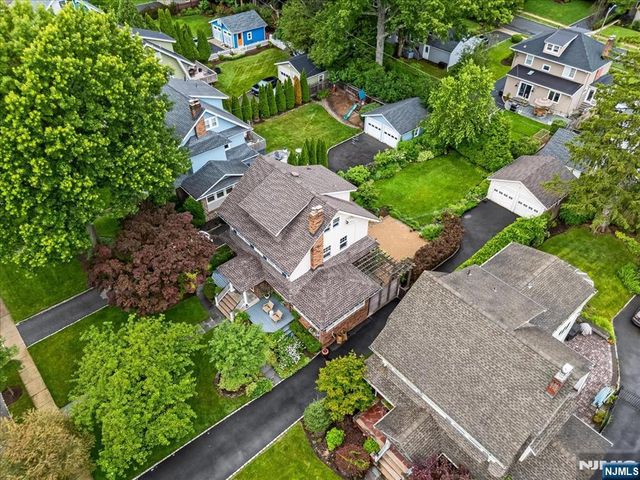 11 Windsor Place, Montclair, NJ 07043