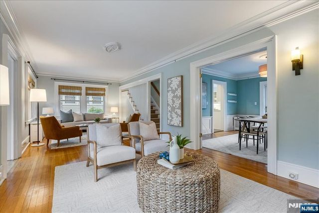 11 Windsor Place, Montclair, NJ 07043