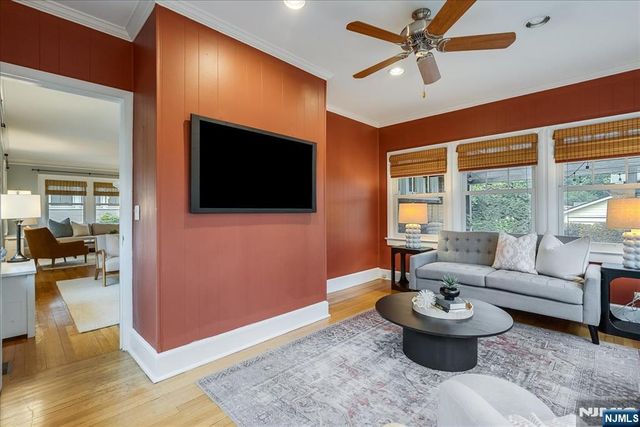 11 Windsor Place, Montclair, NJ 07043