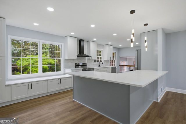 1704 Sterling Trail SW, Marietta, GA 30008