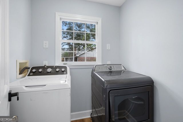 1704 Sterling Trail SW, Marietta, GA 30008