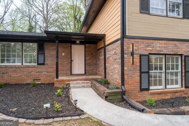 1704 Sterling Trail SW, Marietta, GA 30008