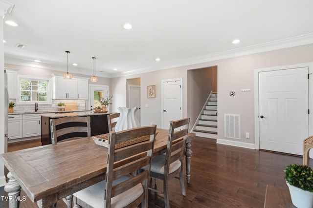 2630 Edinburgh Channel Road, Kingsport, TN 37664