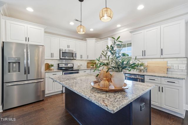 2630 Edinburgh Channel Road, Kingsport, TN 37664