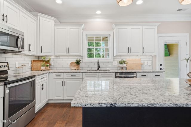 2630 Edinburgh Channel Road, Kingsport, TN 37664