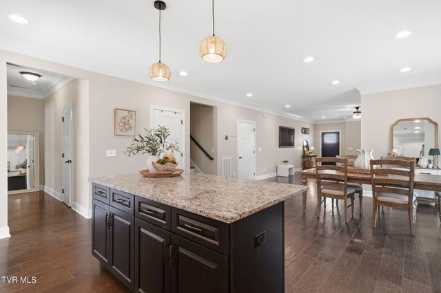 2630 Edinburgh Channel Road, Kingsport, TN 37664