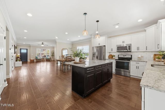 2630 Edinburgh Channel Road, Kingsport, TN 37664