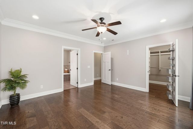 2630 Edinburgh Channel Road, Kingsport, TN 37664