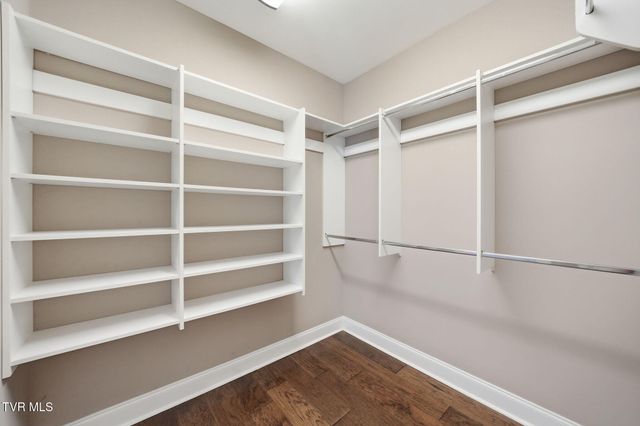 2630 Edinburgh Channel Road, Kingsport, TN 37664