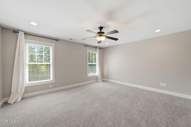 2630 Edinburgh Channel Road, Kingsport, TN 37664