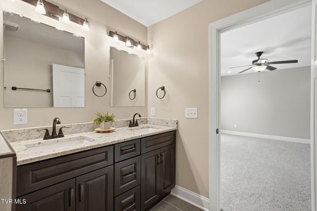 2630 Edinburgh Channel Road, Kingsport, TN 37664