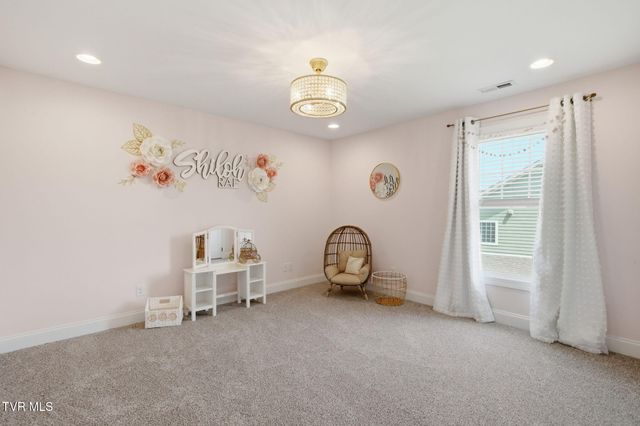 2630 Edinburgh Channel Road, Kingsport, TN 37664