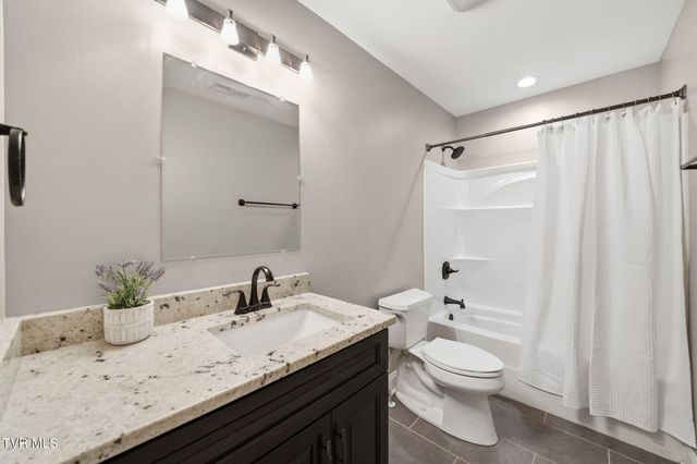 2630 Edinburgh Channel Road, Kingsport, TN 37664