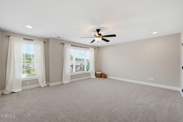 2630 Edinburgh Channel Road, Kingsport, TN 37664