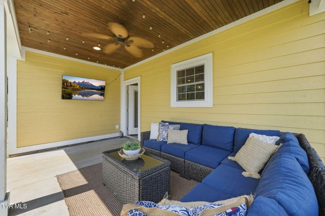 2630 Edinburgh Channel Road, Kingsport, TN 37664