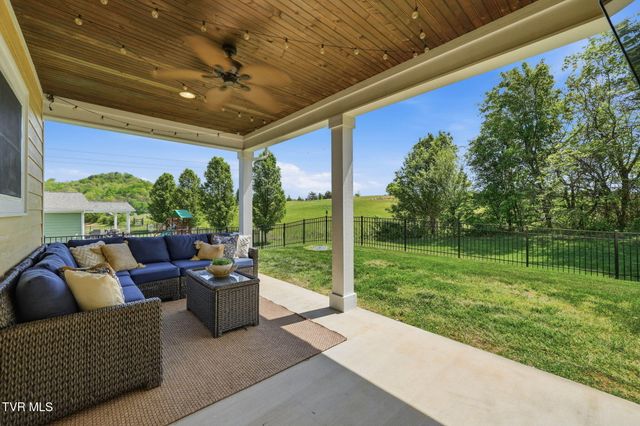 2630 Edinburgh Channel Road, Kingsport, TN 37664