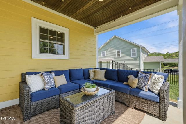 2630 Edinburgh Channel Road, Kingsport, TN 37664