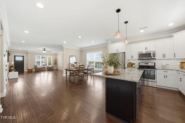 2630 Edinburgh Channel Road, Kingsport, TN 37664