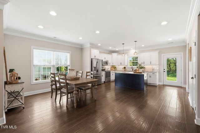 2630 Edinburgh Channel Road, Kingsport, TN 37664