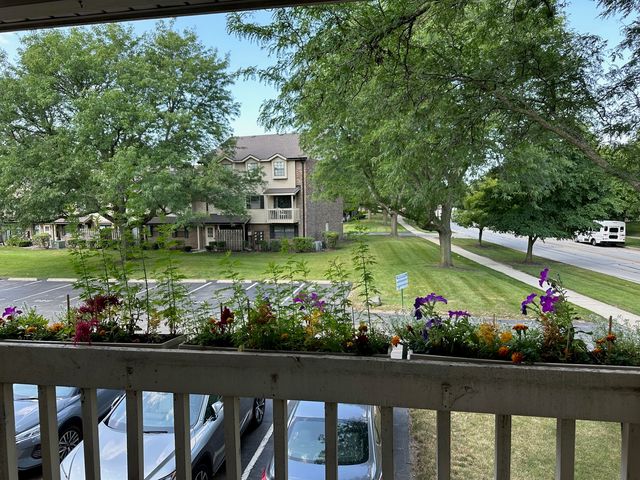 1486 W jefferson Avenue E, Naperville, IL 60540