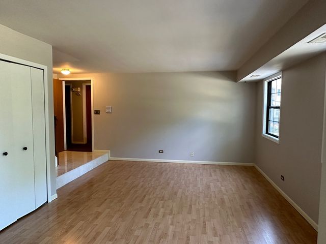 1486 W jefferson Avenue E, Naperville, IL 60540