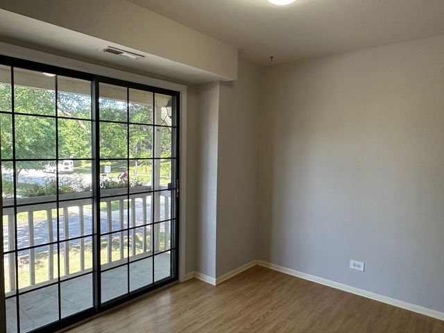 1486 W jefferson Avenue E, Naperville, IL 60540