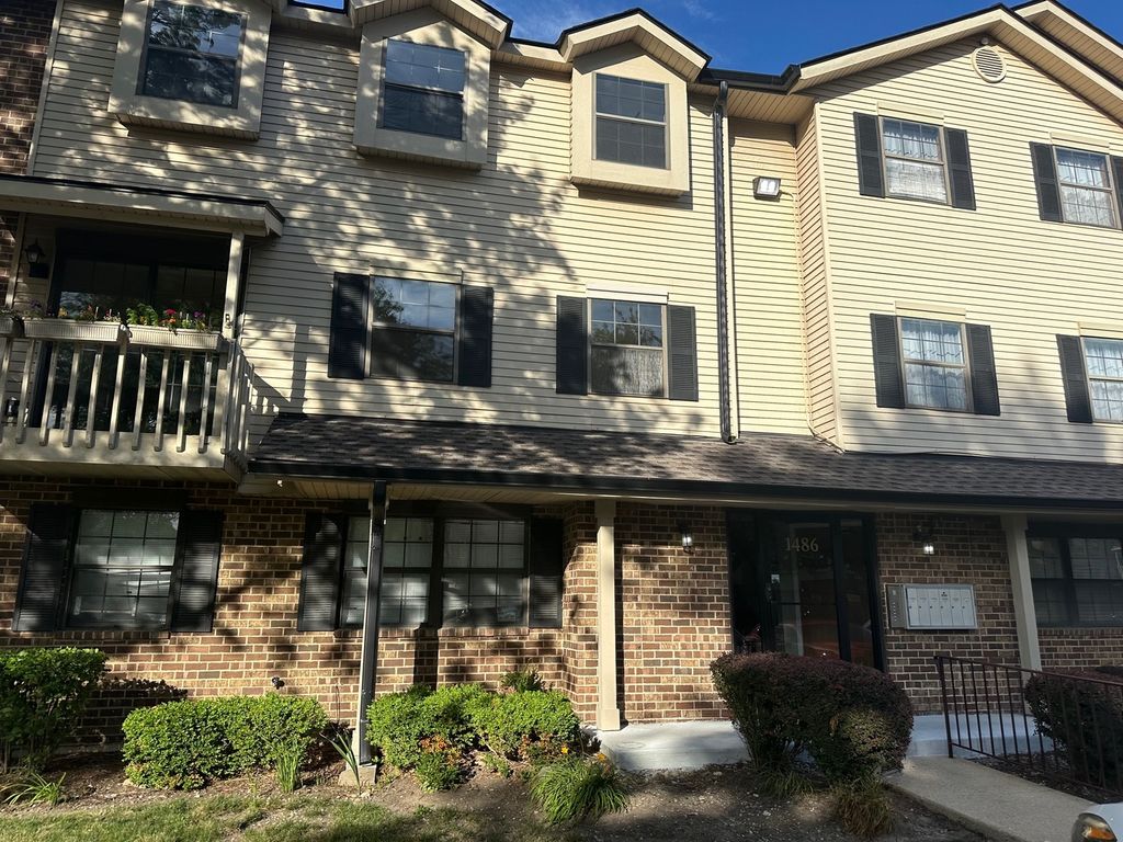 1486 W jefferson Avenue E, Naperville, IL 60540