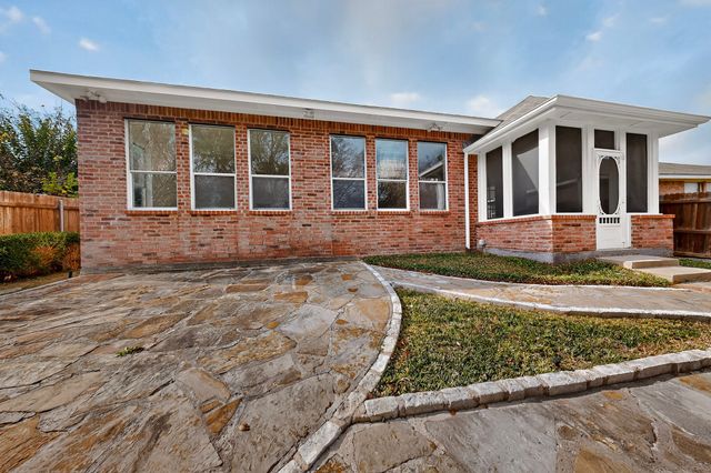 934 Sagebrush Trail, Duncanville, TX 75137